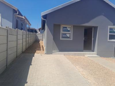 House For Sale in Groenheuwel, Paarl